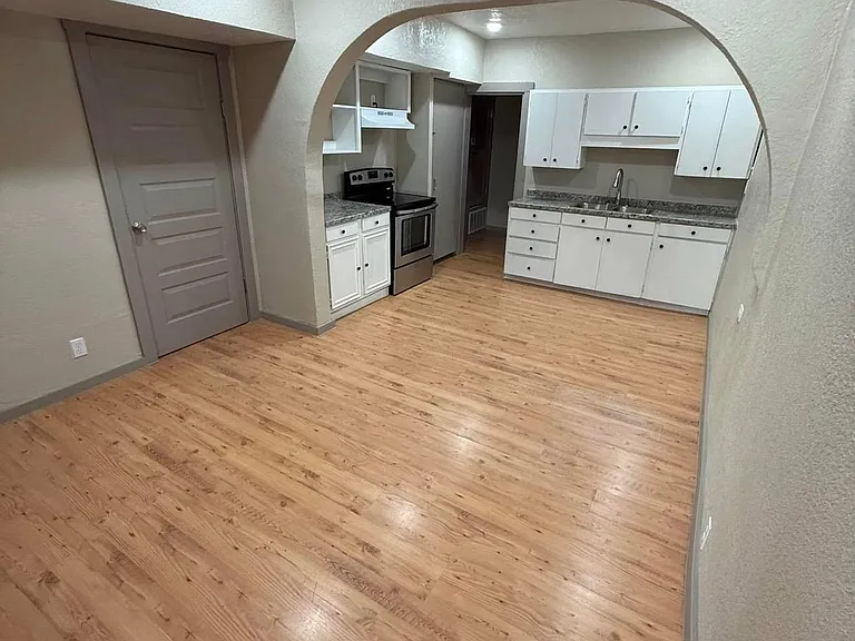 8029 Floyd Way — Photo 5