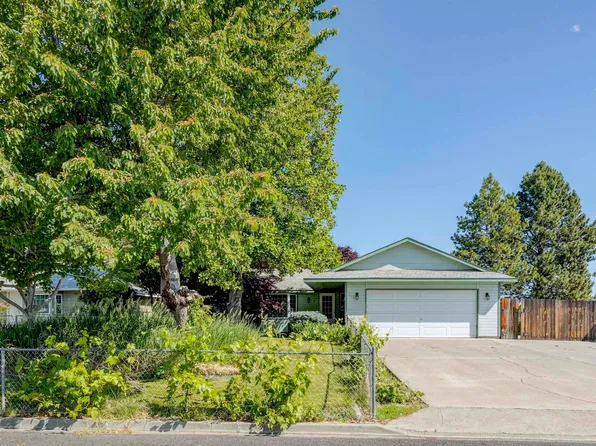 706 W 42nd Ave, Kennewick, WA 99337