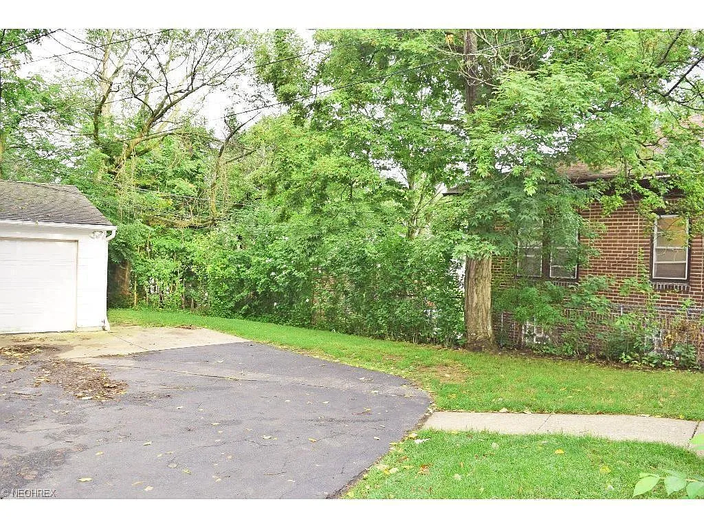 Building Photo - 1756 Lee Rd