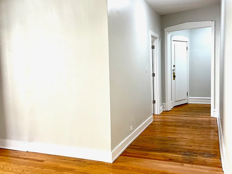 914 Main St #3 — Photo 4