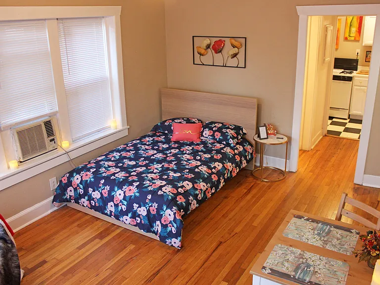 MAIN ROOM