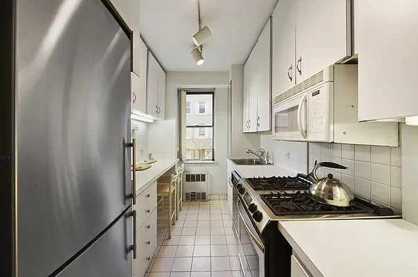 Sold by Nest Seekers International | media 17