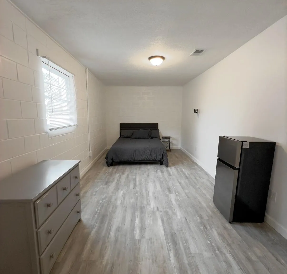 4 bed, 2.0 bath, 1882 sqft, $758 — Photo 1