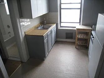 Rented by Alexiou Realty