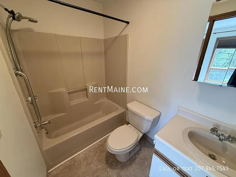 135 Howard St #E — Photo 6