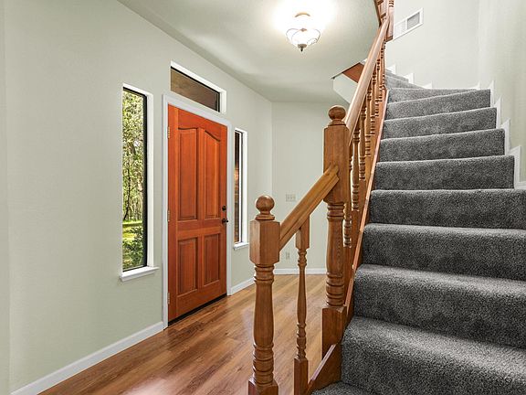 3rd image of 21082 Oak Knoll Rd
