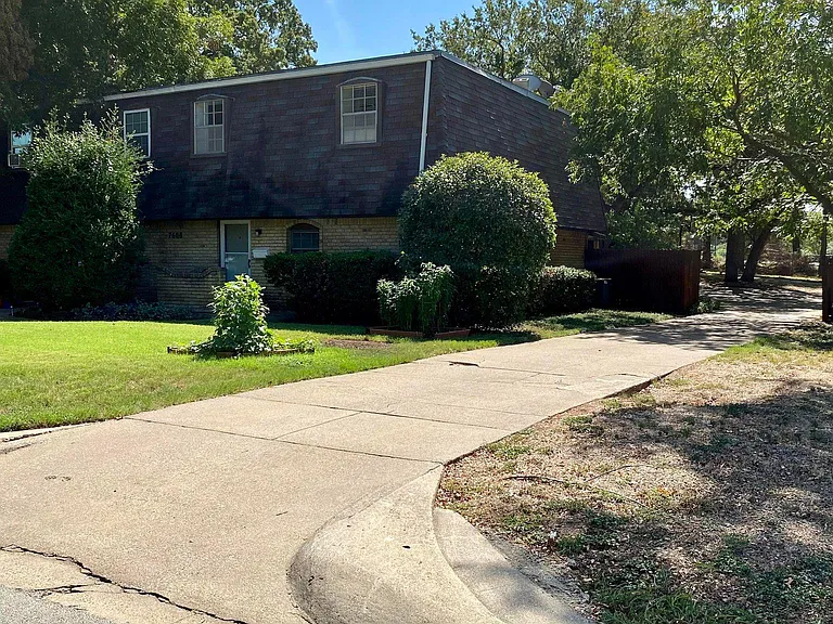 7608 Bridges Ave — Photo 6