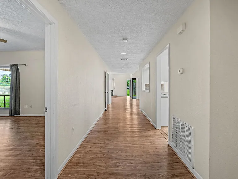 12 Hallmark Dr — Photo 10
