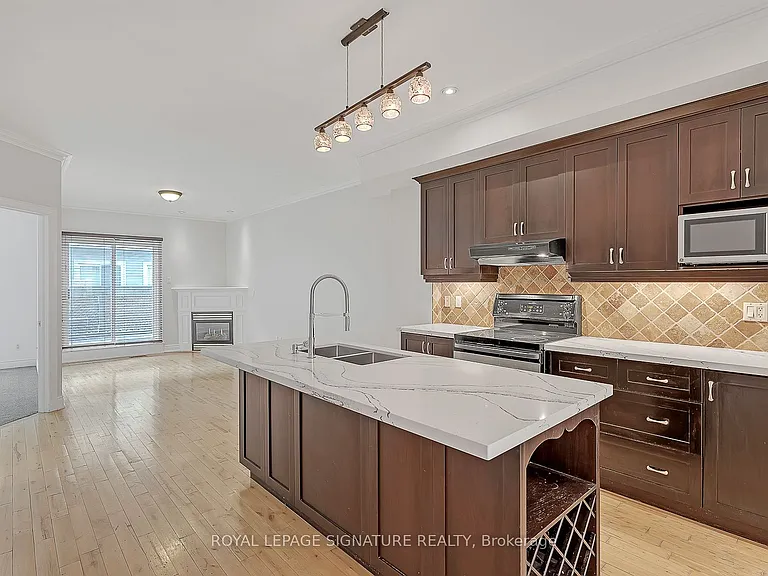 1019A College St — Photo 11