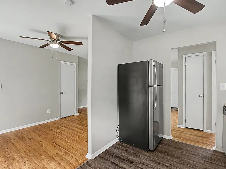 12116 Wincanton Dr — Photo 17