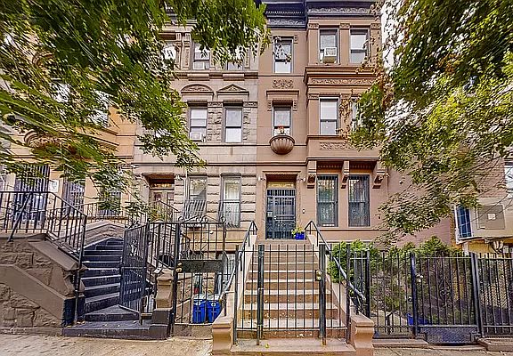 3rd image of 554 W 142nd St