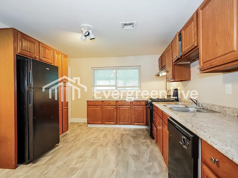 2981 Wessex Ct — Photo 5