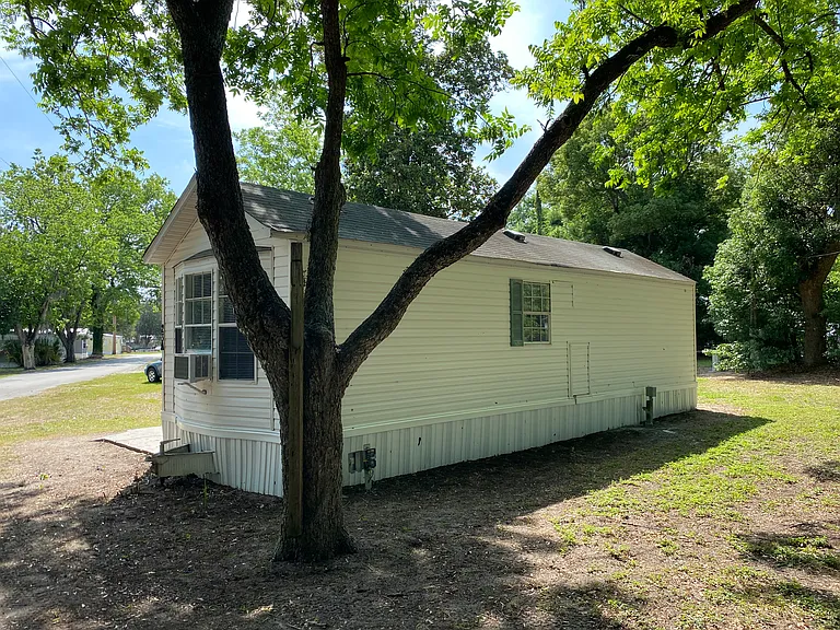 9588 NE Jacksonville Rd #23A — Photo 4