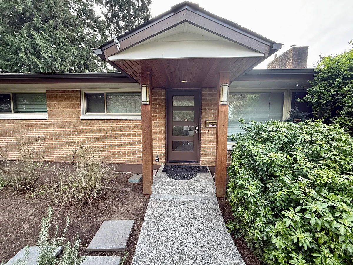 Building Photo - 18635 103rd Ave NE