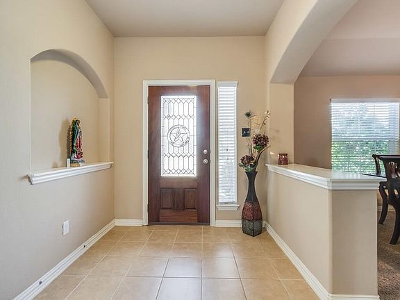 4th image of 1107 Montell Ln