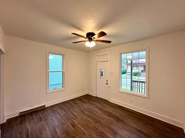 1102 1/2 Pollock Ave, New Castle, PA 16101