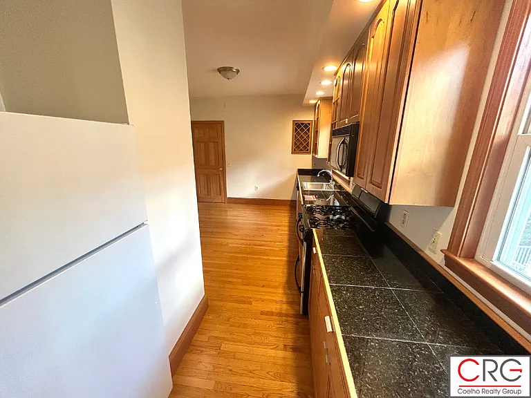 18 Wellington Rd #2 — Photo 4