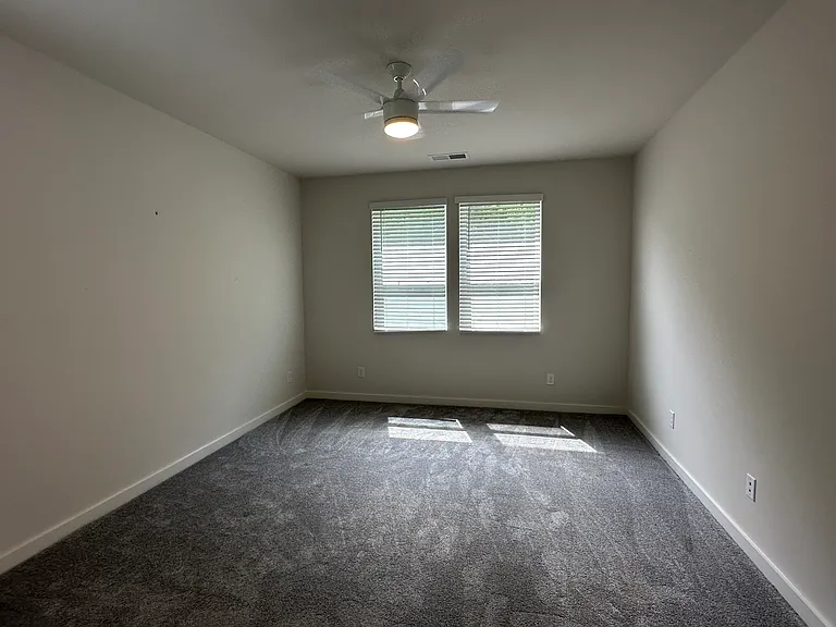 483 Gingerwood Ln — Photo 6