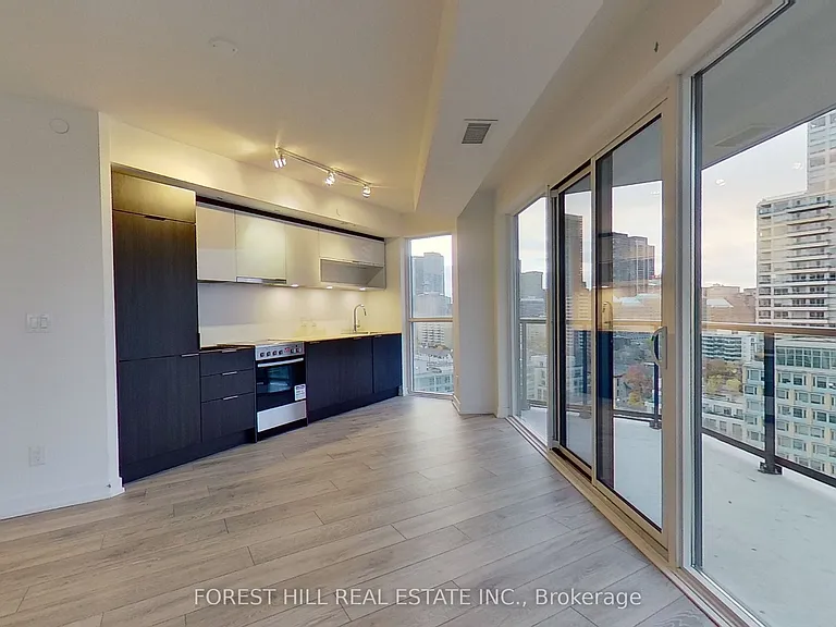 159 Wellesley St E #1403 — Photo 4