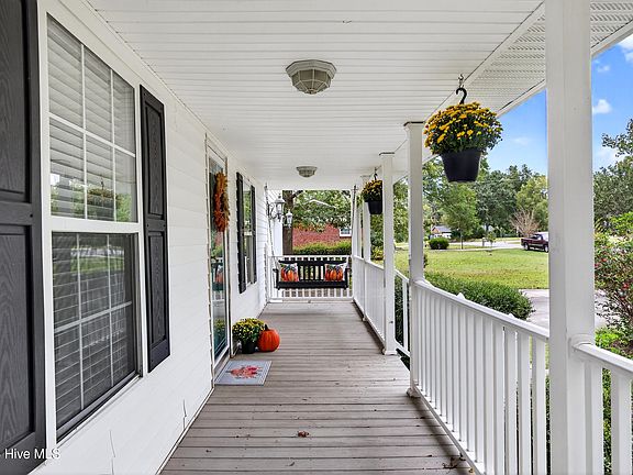 4th image of 135 Linda Drive
