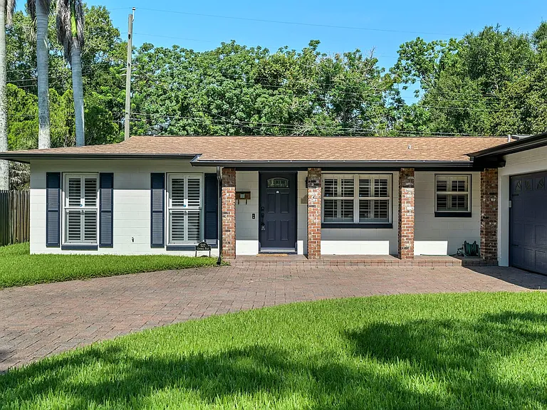527 Cornwall Rd — Photo 3