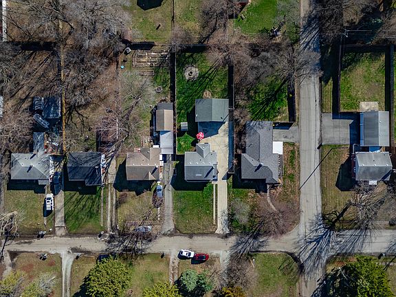 5th image of 1907 N Leland Ave