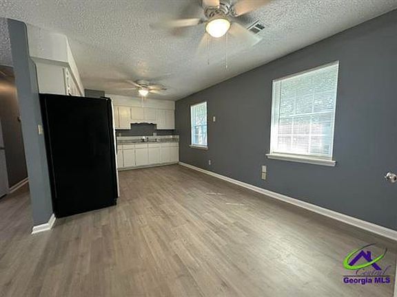 4th image of 503 Coventry Ct