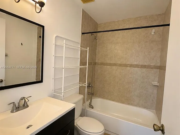 15334 SW 36th Ter #15334 — Photo 17