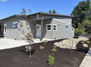 388 19th St, Springfield, OR 97477