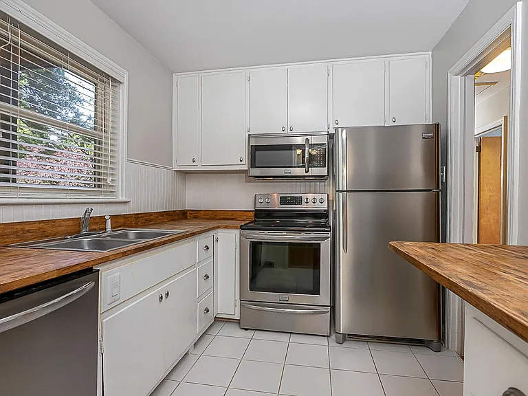 2304 Floral Ave — Photo 7