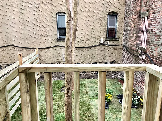 Rented by Premier Metro Realty Corp | media 4