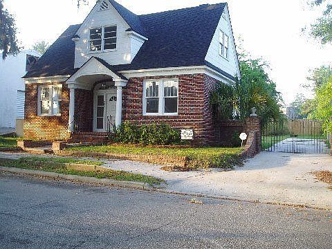 FRONT VIEW, NEW ROOF, NEW PAINT, CAN BE COMMERCIAL, BUSINESS, OR RESIDENTIAL