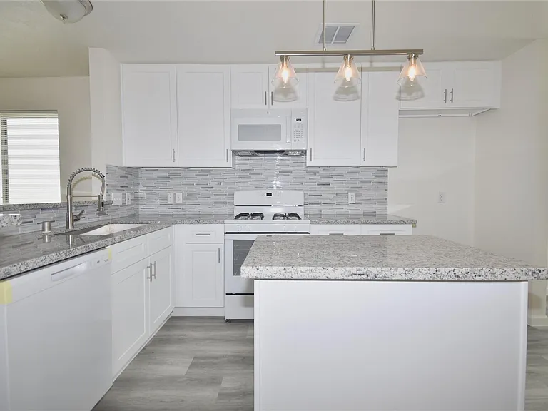 6145 Settlers Square Ln — Photo 5