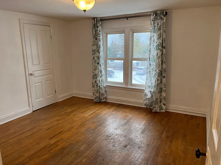 652 Washington Ave #1/2 — Photo 18