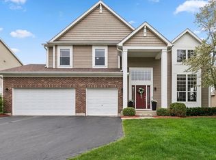 1816 Prairie Ridge Cir, Lindenhurst, IL 60046