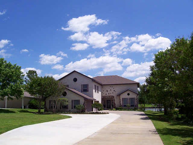 1st image of 826 Kiowa Dr E