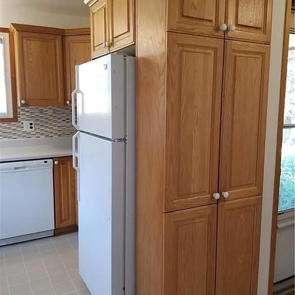 11 Roselyn Ct — Photo 4