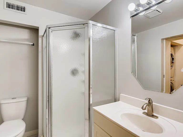 1127 S Hanover St — Photo 7