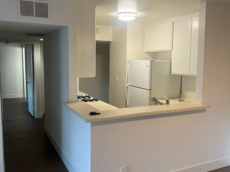 15156 Moorpark St #8 — Photo 12