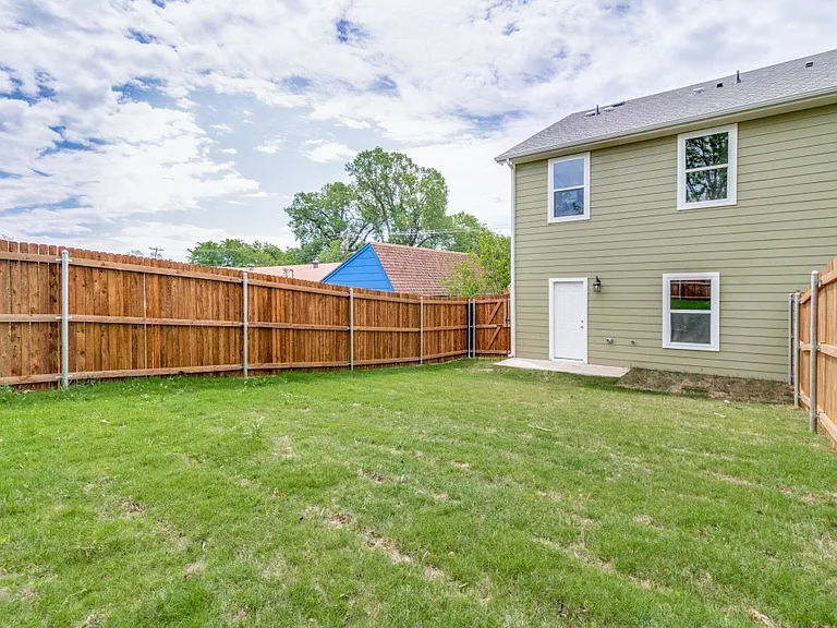 811 W Coffin St — Photo 13