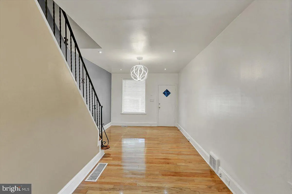 3 bed, 1248 sqft, $1,800 — Photo 4