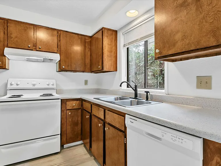 Terra Tempo Condominiums — Photo 24