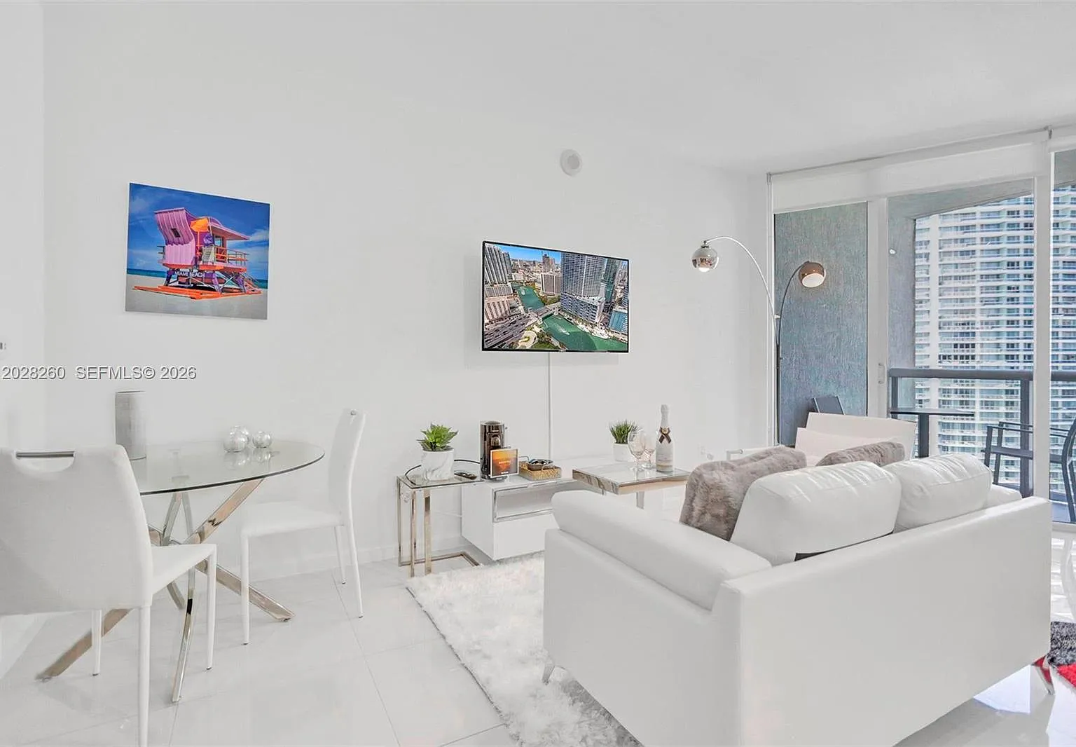 Iconbrickell Condo No 1 — Photo 3