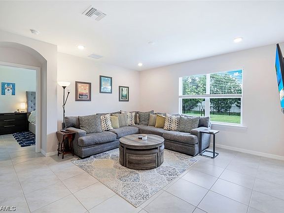 4th image of 3070 Birchin Ln