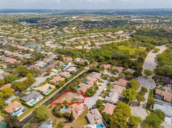 5939 NW 52nd St, Coral Springs, FL 33067