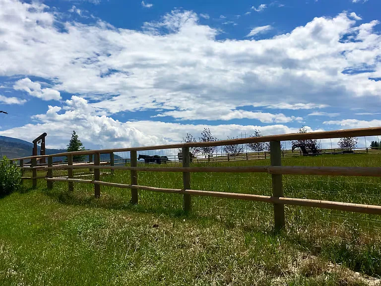 Fender Ln — Photo 36