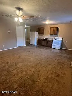 125 E Neosho St #B — Photo 3