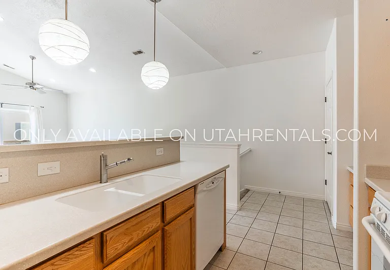 1508 W 110 N — Photo 4