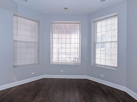 5th image of 4631 N Kenmore Ave APT 2