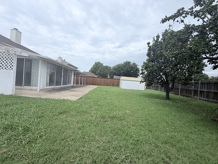 2207 Hickory Wood Trl — Photo 41